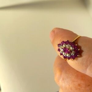 10 KT real Gold Ruby N Diamond Ring Size 7